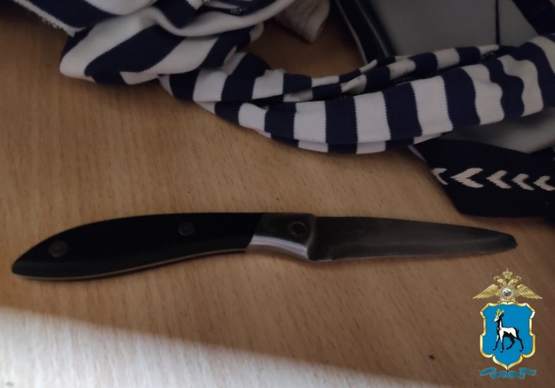 В Приволжском районе сотрудники полиции в течение часа задержали местного жителя, угрожавшего приятелю ножом
